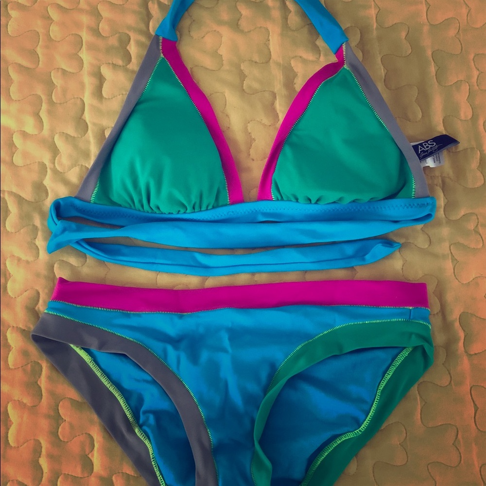 Color pop 2 piece bikini swimwear size 10